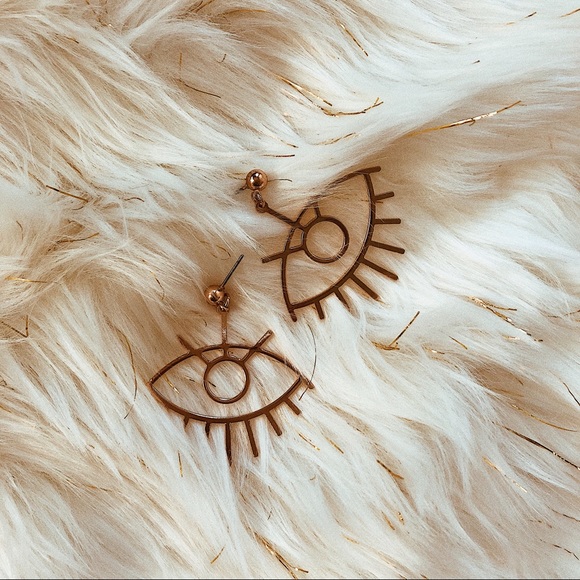 LUCKY EYES Drop Earrings - Picture 3 of 4